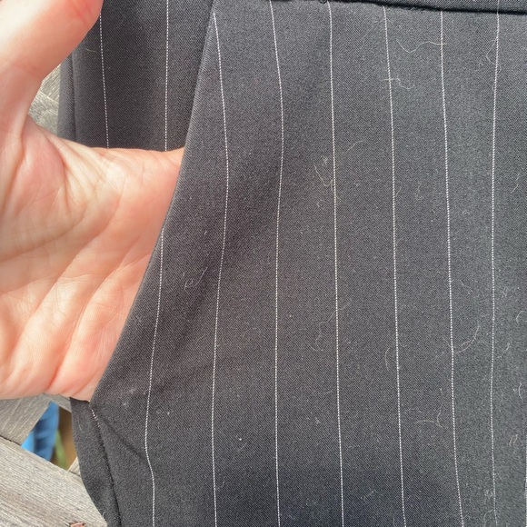 Seductions - Pin-striped Dress Shorts w/pockets - Picture 2 of 9